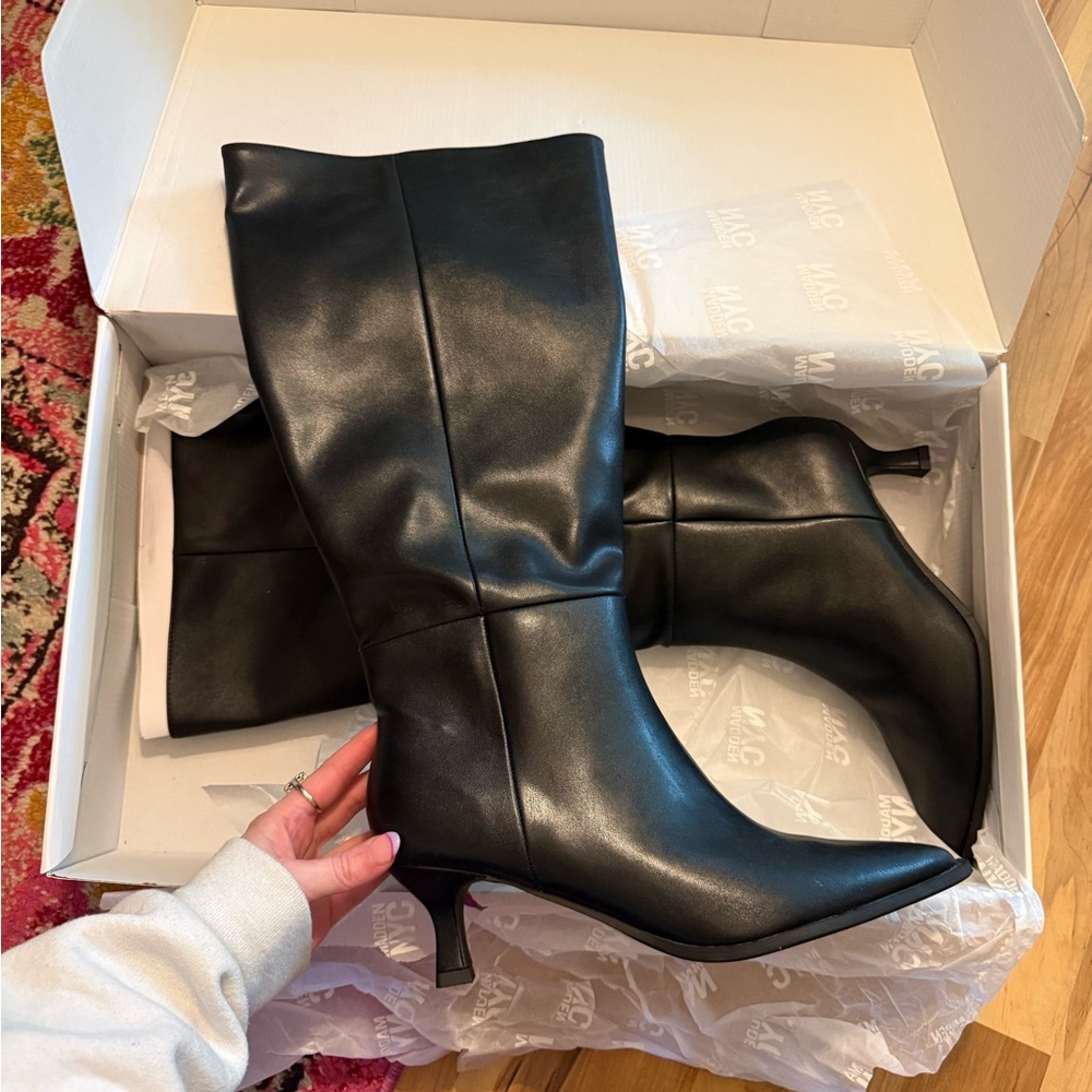 Women’s Madden NYC Black Knee-High Pointed-Toe Kitten Heel Boots✨